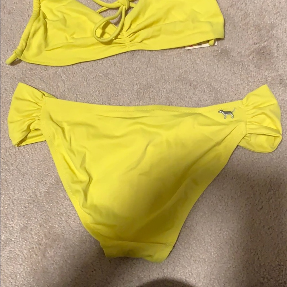 Pink bikini - Picture 4 of 5